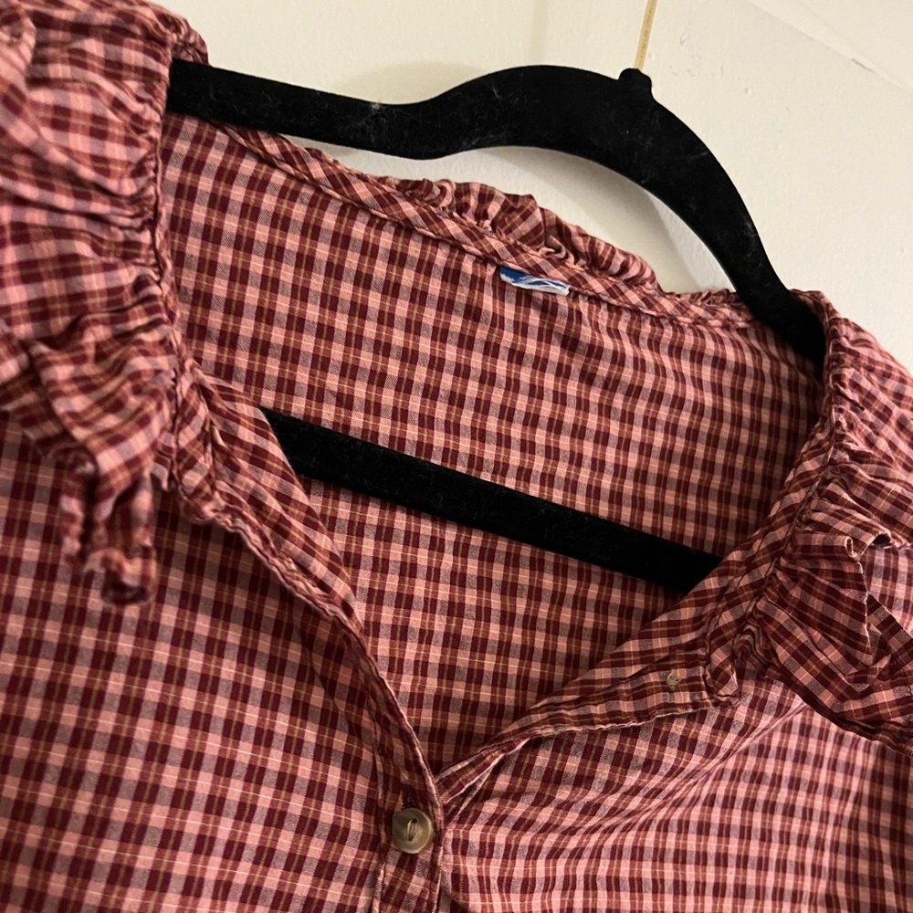 Old Navy Ruffle Button-Down Blouse - Picture 4 of 5